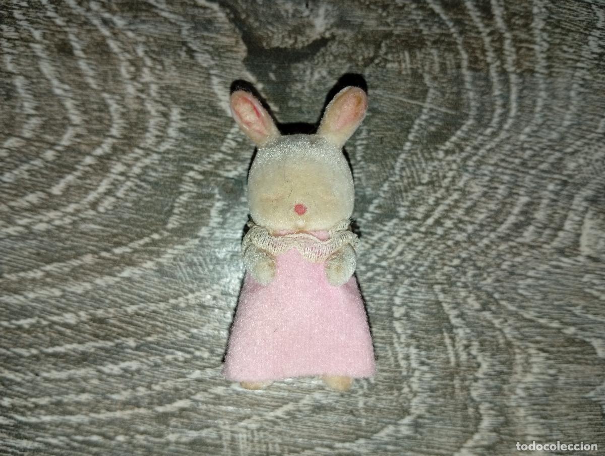 Mu&ntilde;ecas Modernas: Mu&ntilde;eco Bebe Chocolate Rabbit Baby Sleep Sylvanian Families Aldea de Arce Mapple Town Forest Epoch