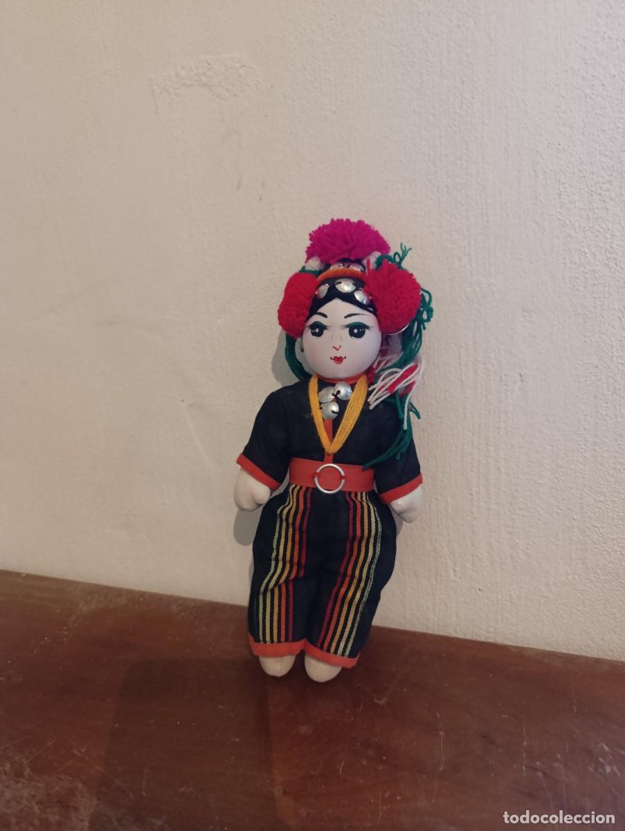 Mu&ntilde;ecas Modernas: Preciosa mu&ntilde;eca artesanal Tailandesa