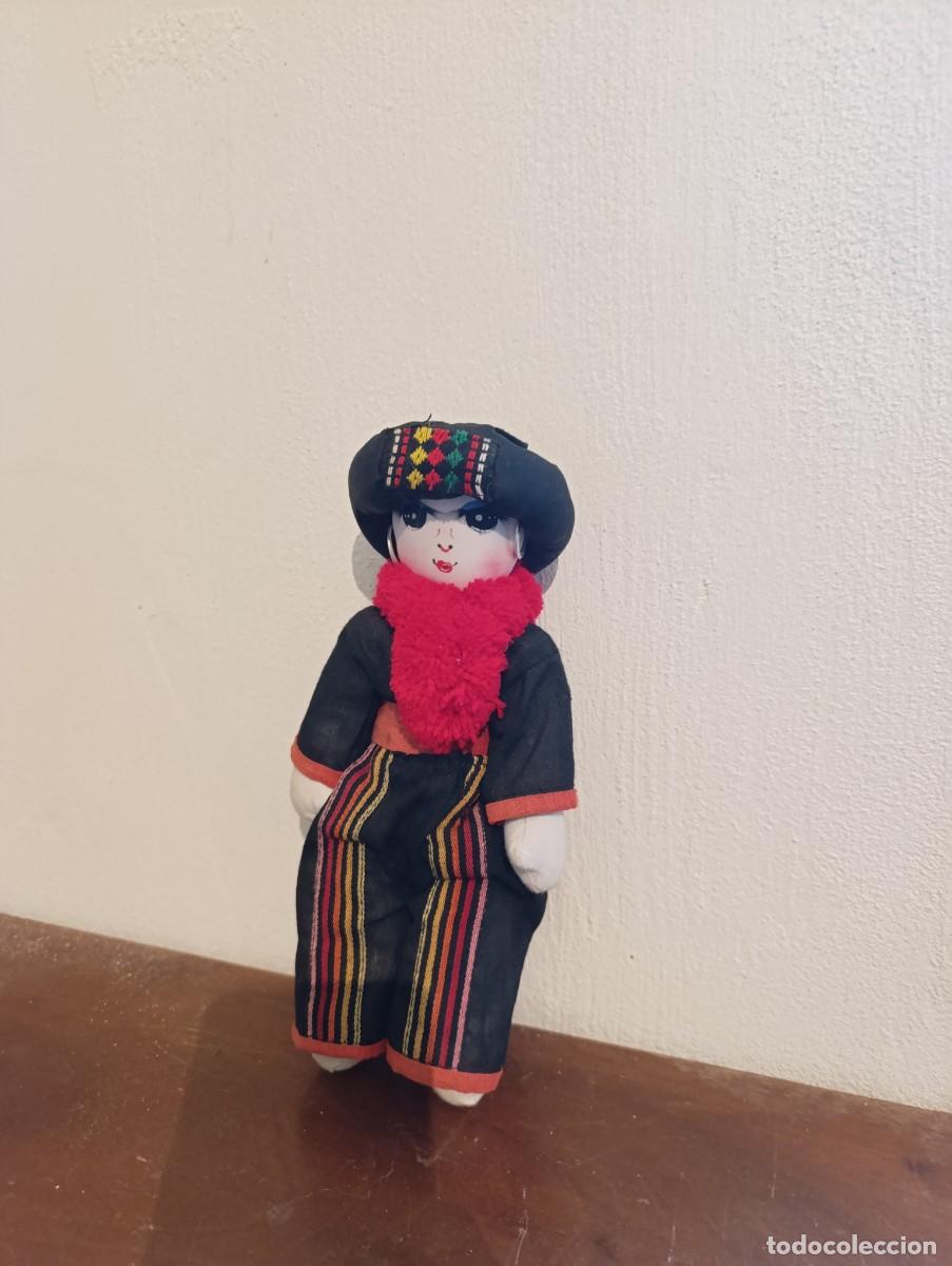 Mu&ntilde;ecas Modernas: Preciosa mu&ntilde;eca artesanal Tailandesa