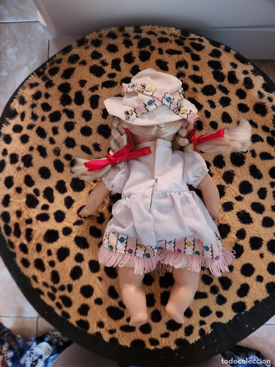 Mu&ntilde;ecas modernas: Mu&ntilde;eca t&iacute;pica austriaca a&ntilde;os 90 - Foto 2