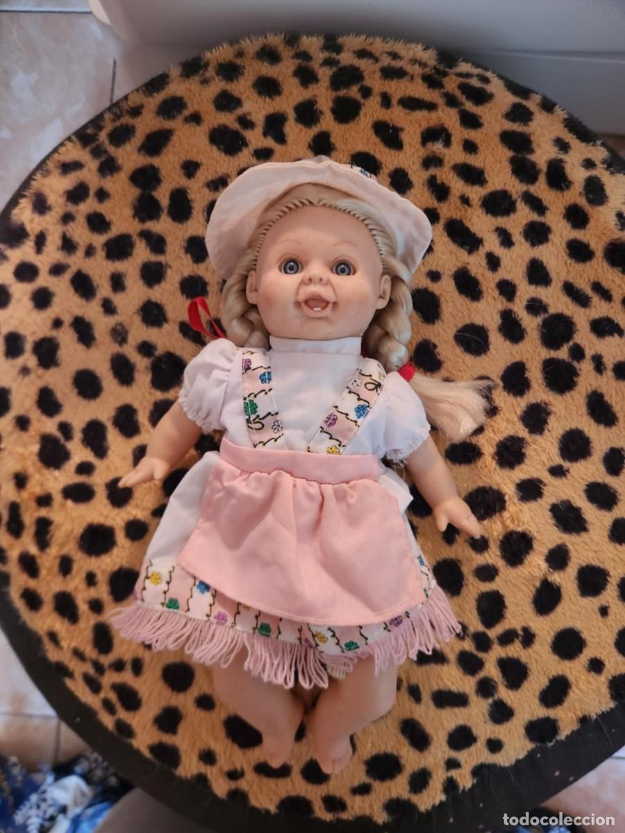 Mu&ntilde;ecas modernas: Mu&ntilde;eca t&iacute;pica austriaca a&ntilde;os 90 - Foto 1