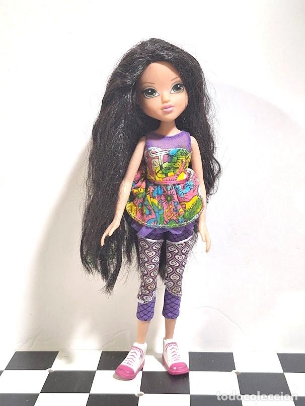 Mu&ntilde;ecas Modernas: Mu&ntilde;eca Moxie Girlz Lexa Art-titude pelo largo