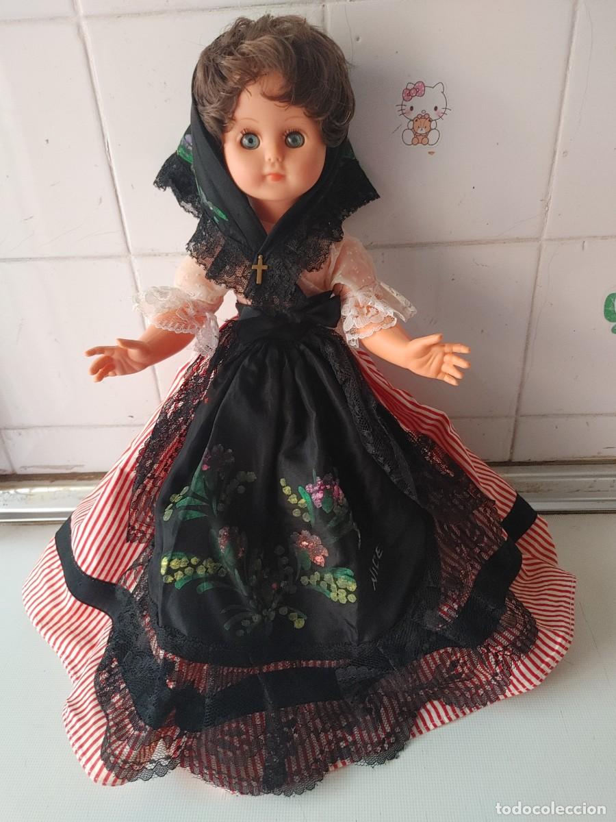 Mu&ntilde;ecas Modernas: mu&ntilde;eca regional francesa antigua nice,mide 37 ctm,perfecto estado