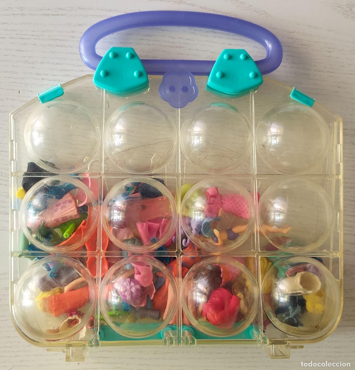 Mu&ntilde;ecas Modernas: LOTE DE MALETA CON 3 POLLY POCKET + ACCESORIOS Y COMPLEMENTOS - ORIGIN PRODUCTS, 2004