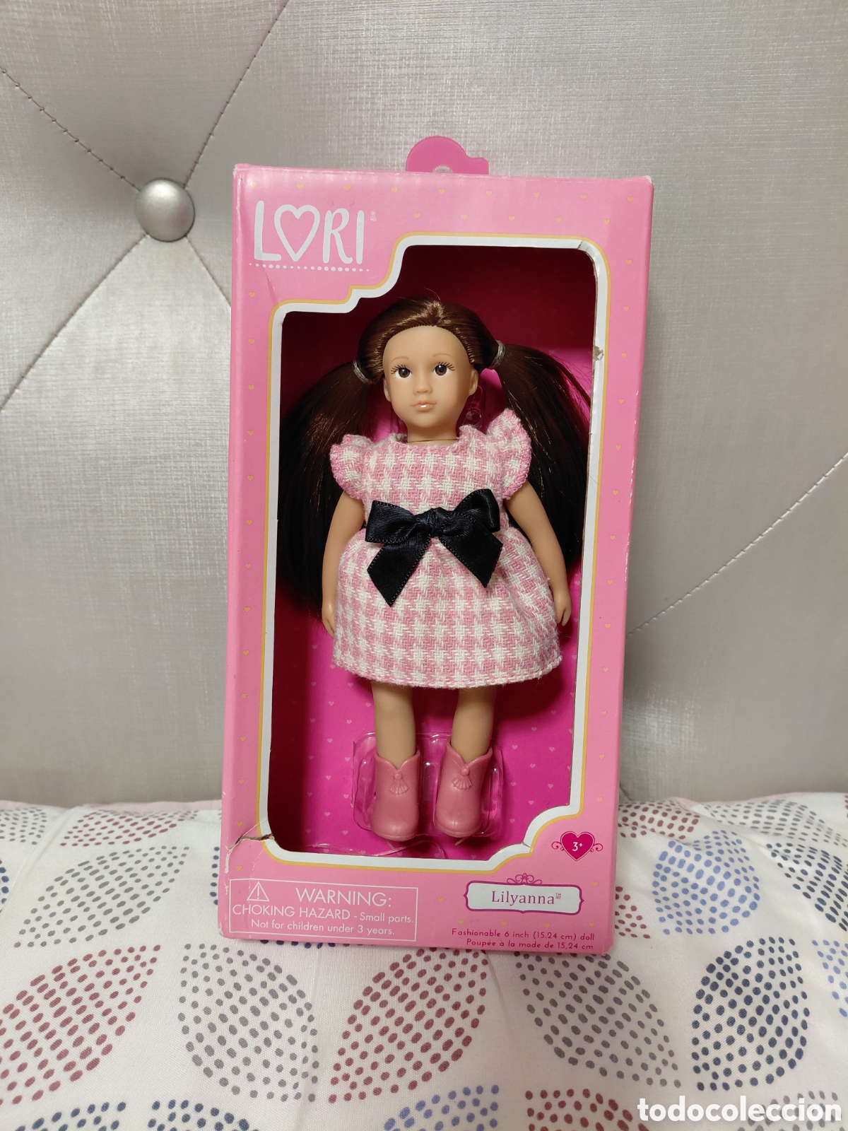 Mu&ntilde;ecas Modernas: Mu&ntilde;eca Lori en su caja