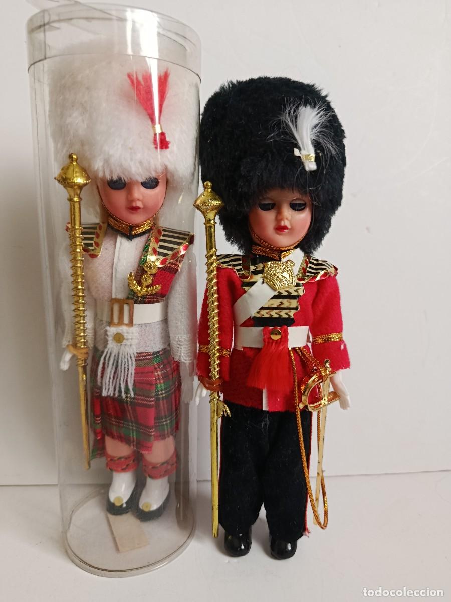 Mu&ntilde;ecas Modernas: DOS MU&Ntilde;ECOS DE LA GUARDIA INGLESA