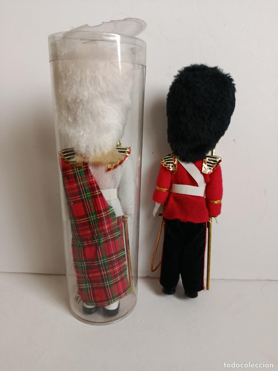 Mu&ntilde;ecas modernas: DOS MU&Ntilde;ECOS DE LA GUARDIA INGLESA - Foto 2