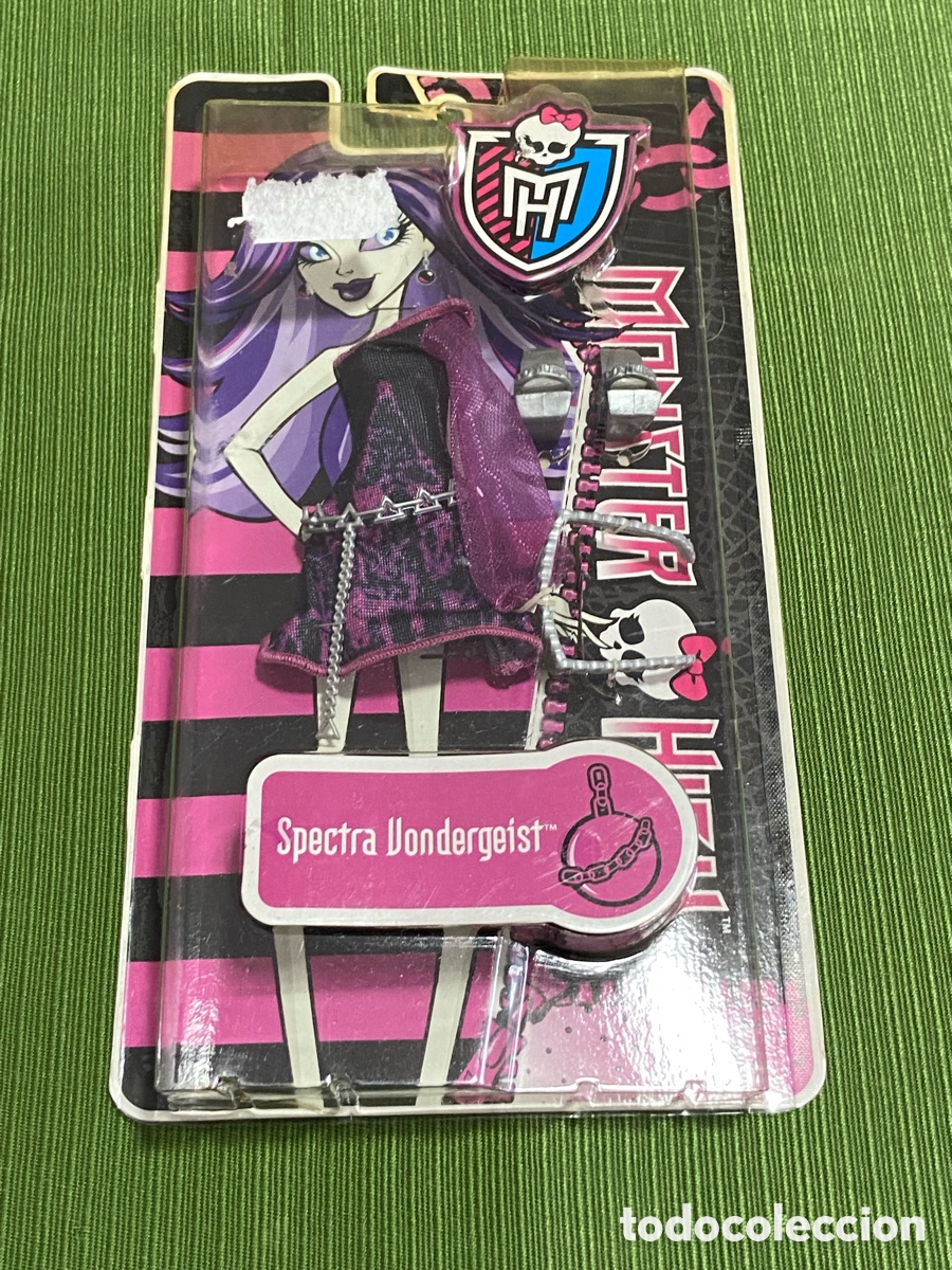 Mu&ntilde;ecas Modernas: Conjunto traje y accesorios. Spectra Vondergeist de Monster High. Mattel. Precintado.