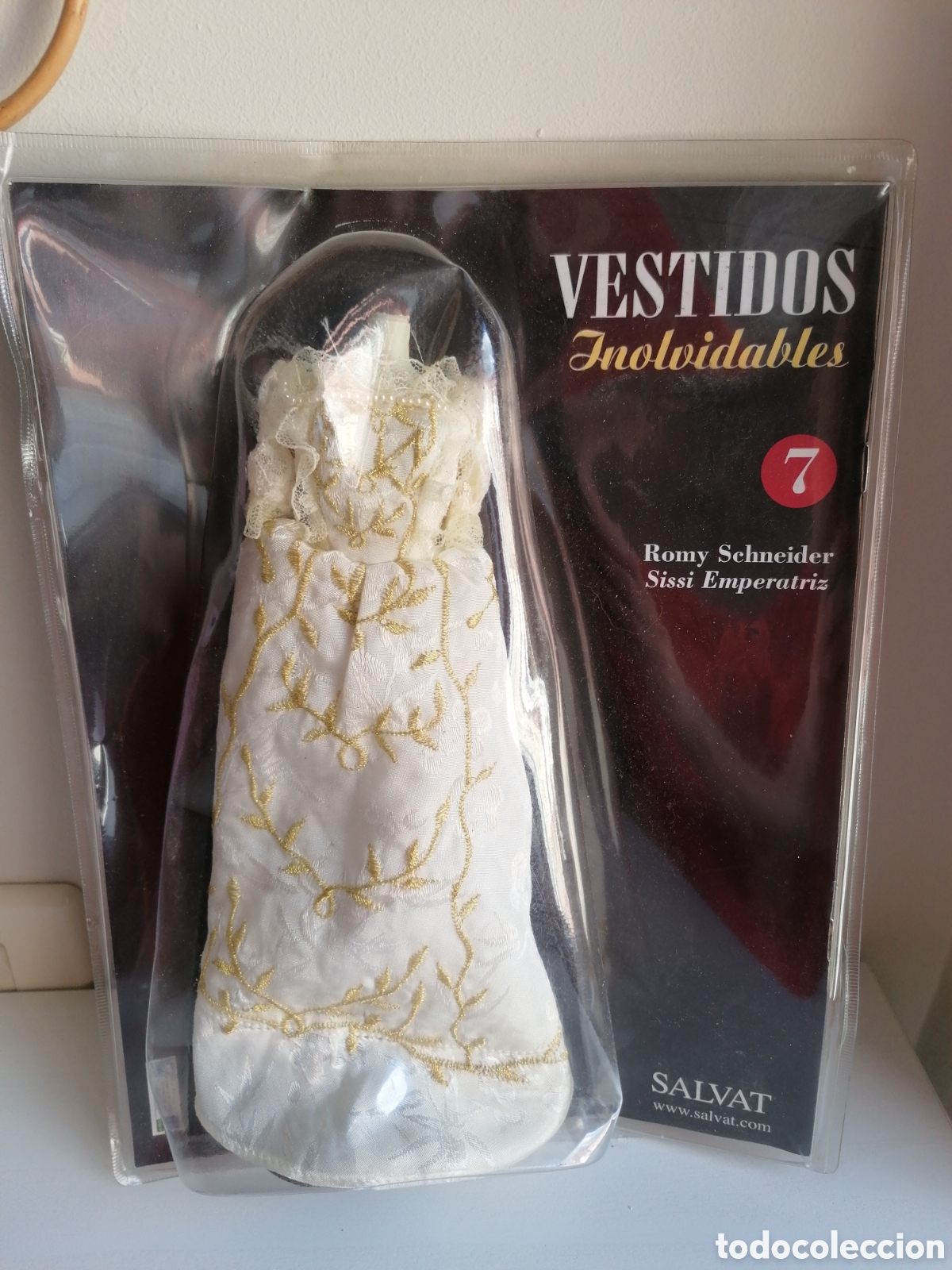 Mu&ntilde;ecas Modernas: VESTIDOS INOLVIDABLES SISSI EMPERATRIZ SALVAT RBA COLECCI&Oacute;NABLES