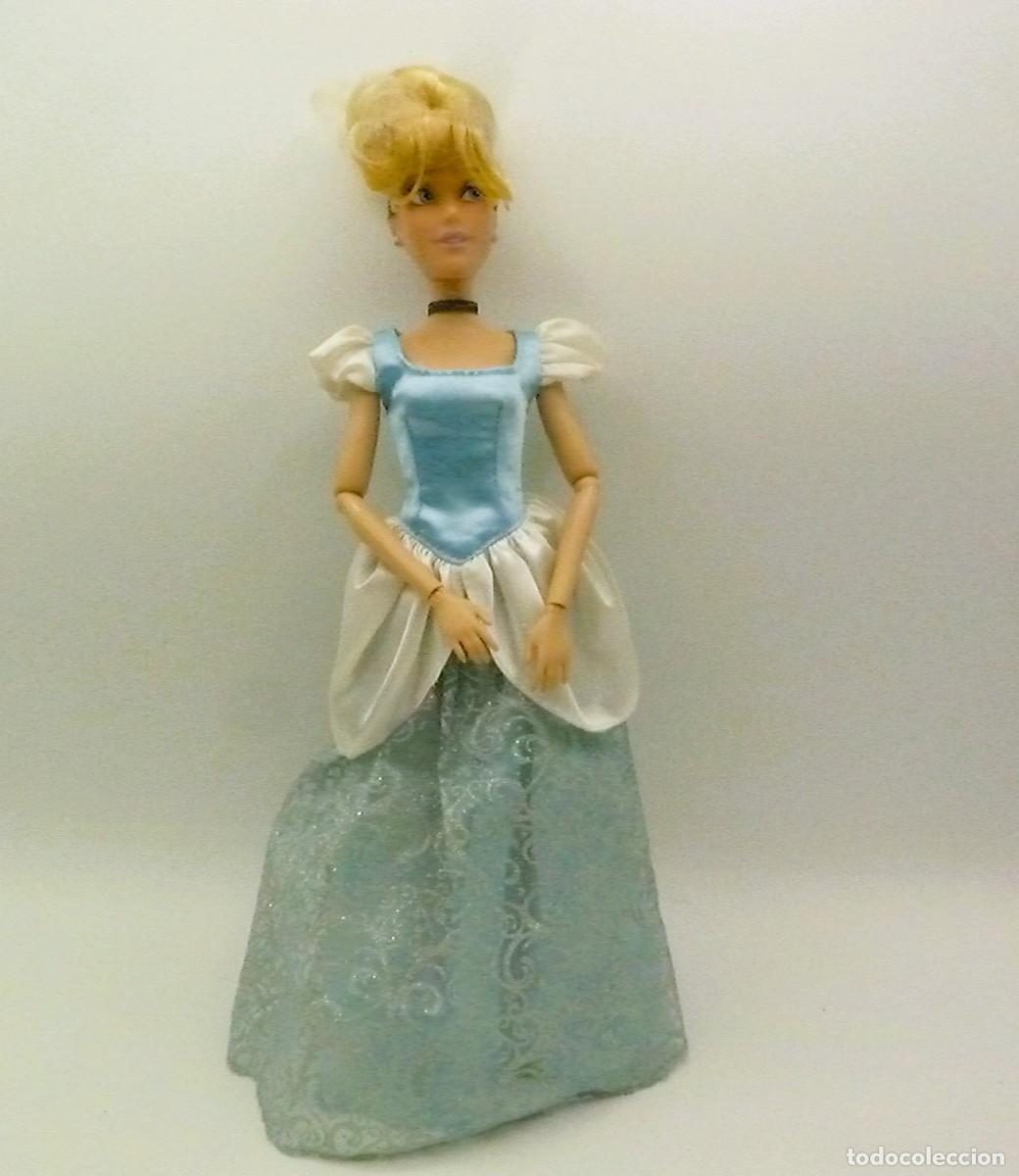 Mu&ntilde;ecas modernas: Cenicienta Disney Store - Foto 2
