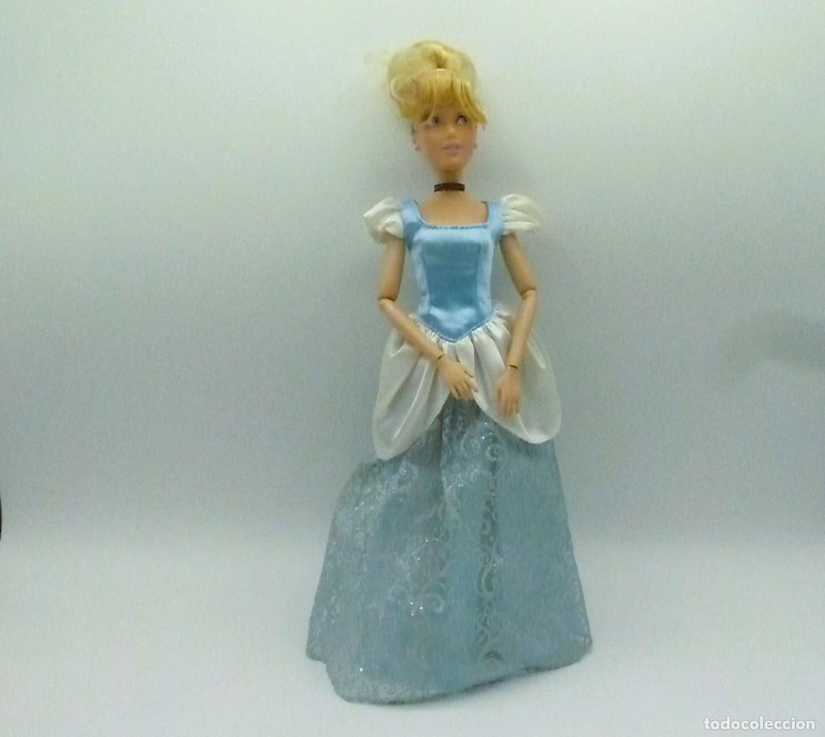 Mu&ntilde;ecas modernas: Cenicienta Disney Store - Foto 3