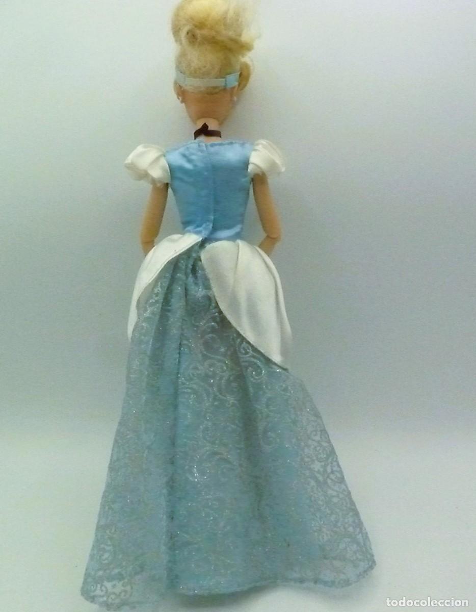 Mu&ntilde;ecas modernas: Cenicienta Disney Store - Foto 5