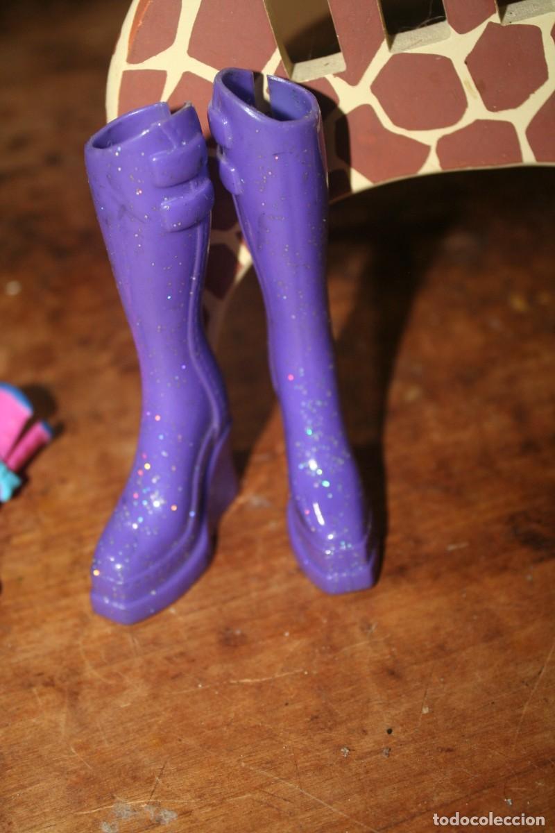 Mu&ntilde;ecas Modernas: mu&ntilde;eca witch botas largas