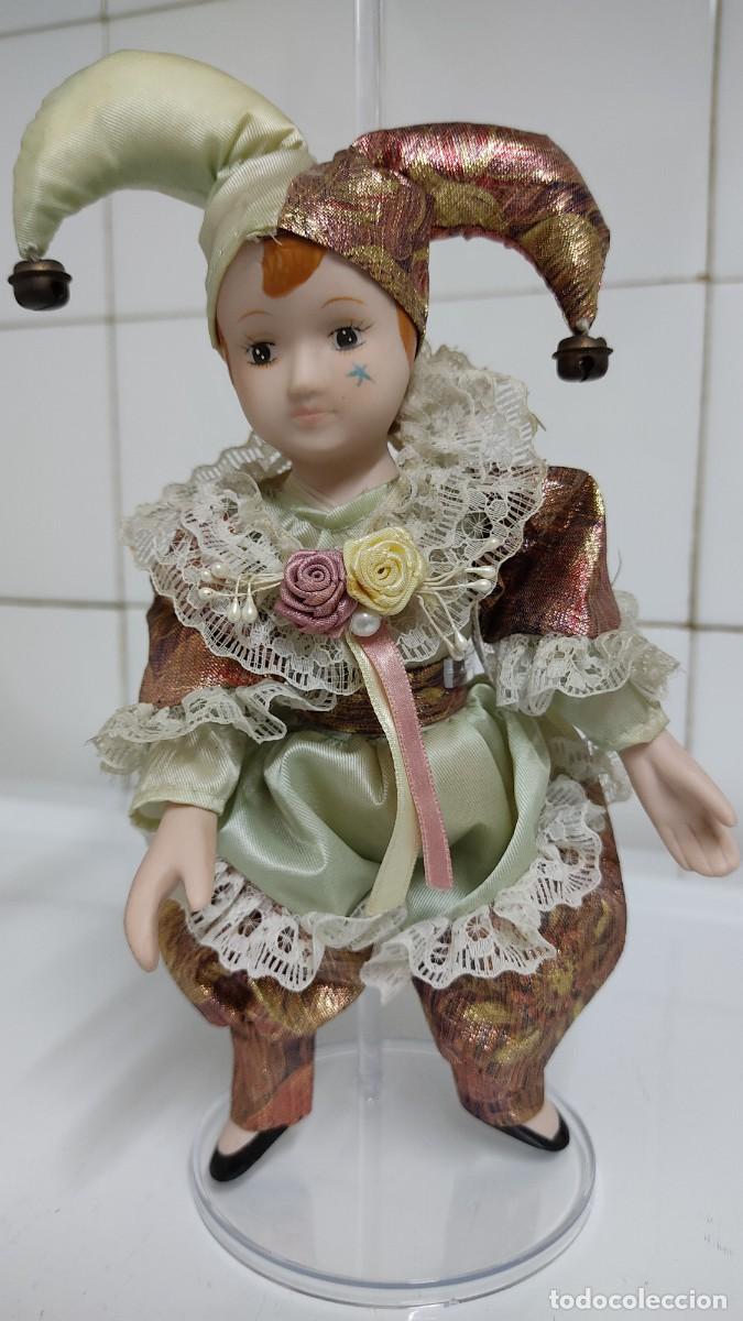 Mu&ntilde;ecas Modernas: Mu&ntilde;eco arlequ&iacute;n de porcelana estilo veneciano