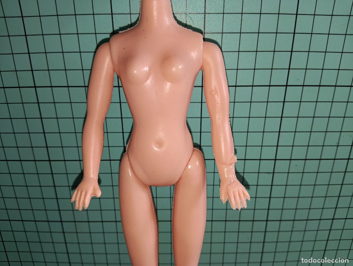 Mu&ntilde;ecas modernas: Mu&ntilde;eca molde Sindy cuerpo de pl&aacute;stico - Foto 3