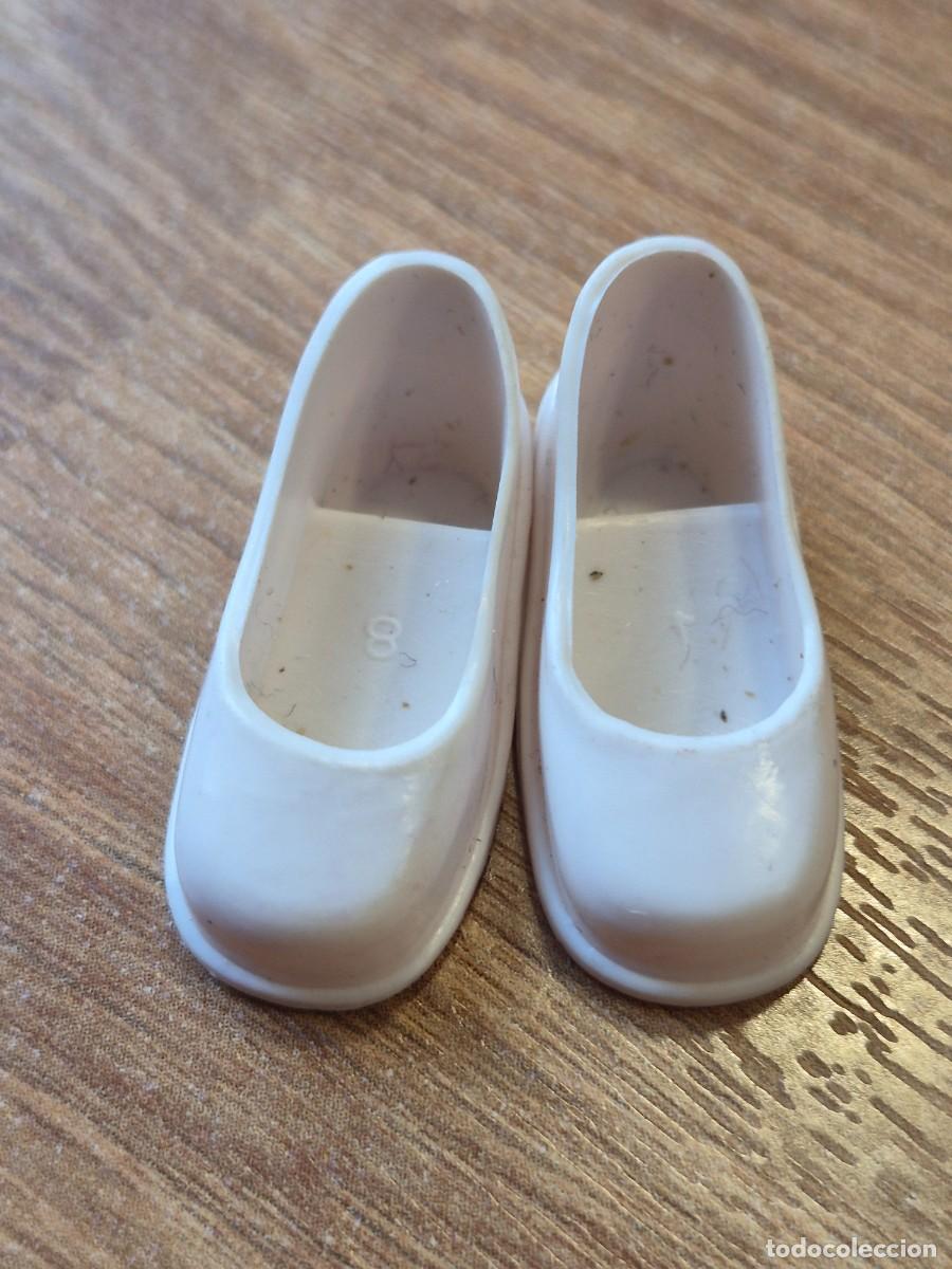 Mu&ntilde;ecas Modernas: zapatos sindy vintage