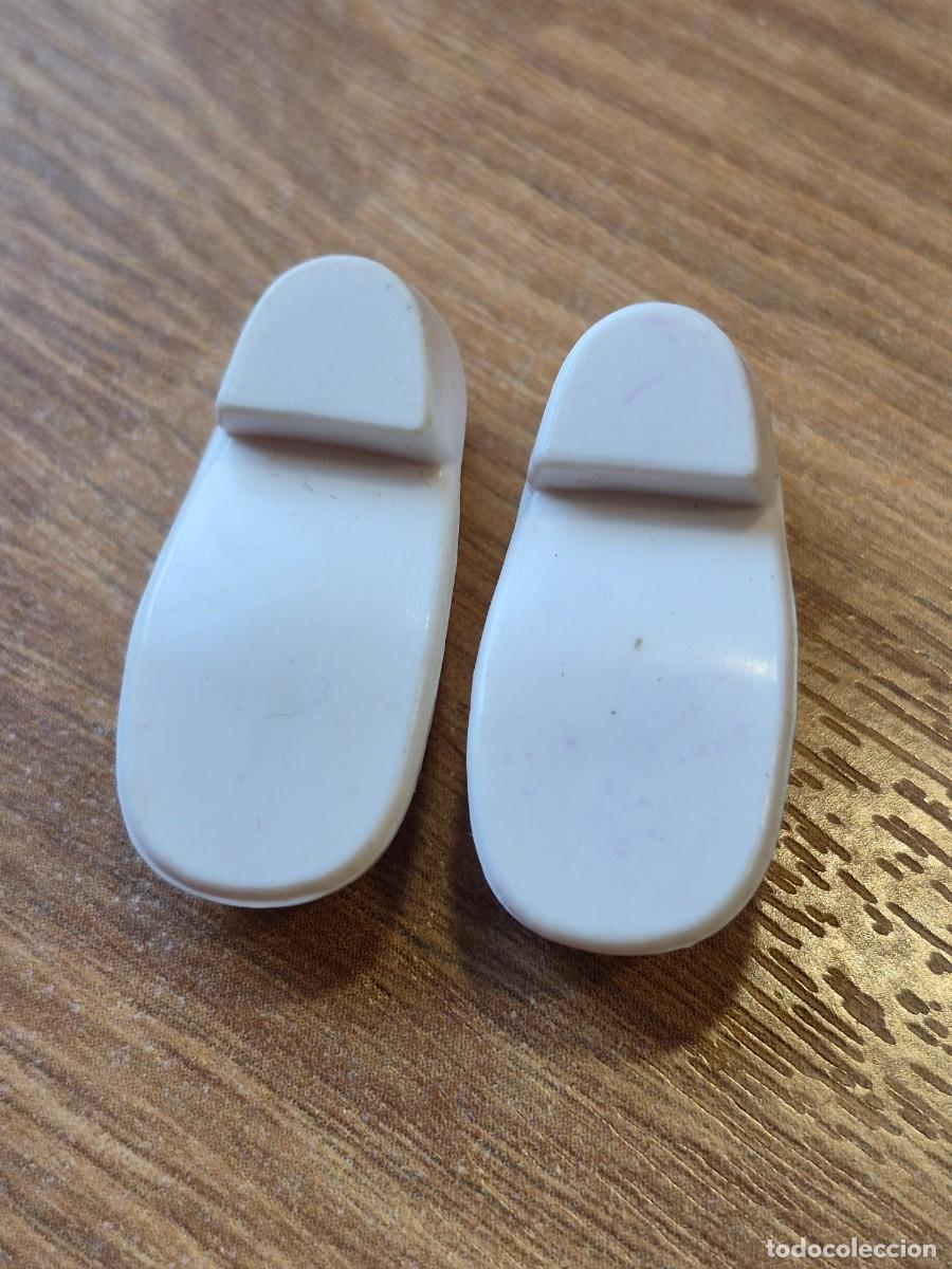 Mu&ntilde;ecas modernas: zapatos sindy vintage - Foto 2