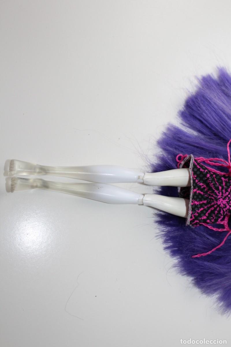 Mu&ntilde;ecas modernas: MU&Ntilde;ECA MONSTER HIGH - MATTEL 2010 - Foto 4