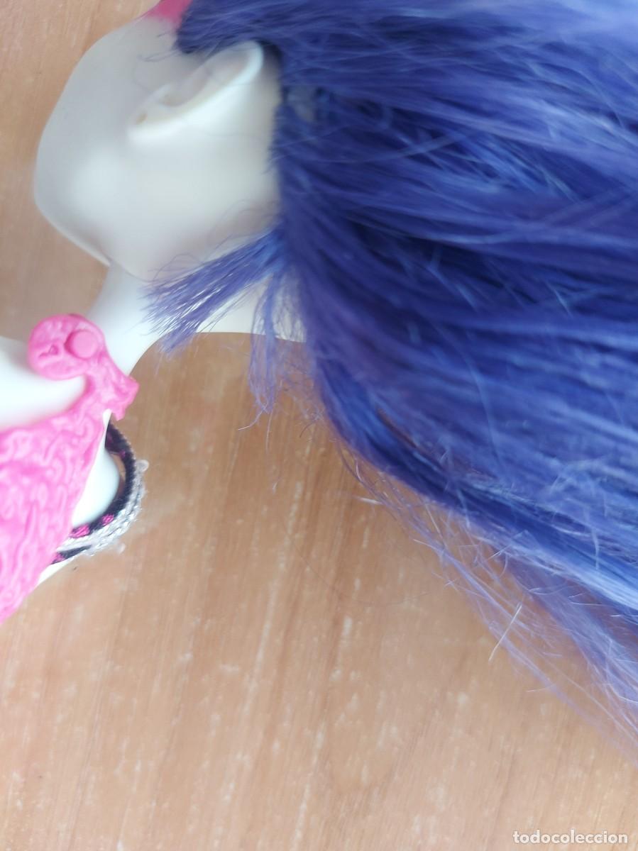 Mu&ntilde;ecas modernas: MU&Ntilde;ECA MONSTER HIGH - MATTEL 2010 - Foto 5