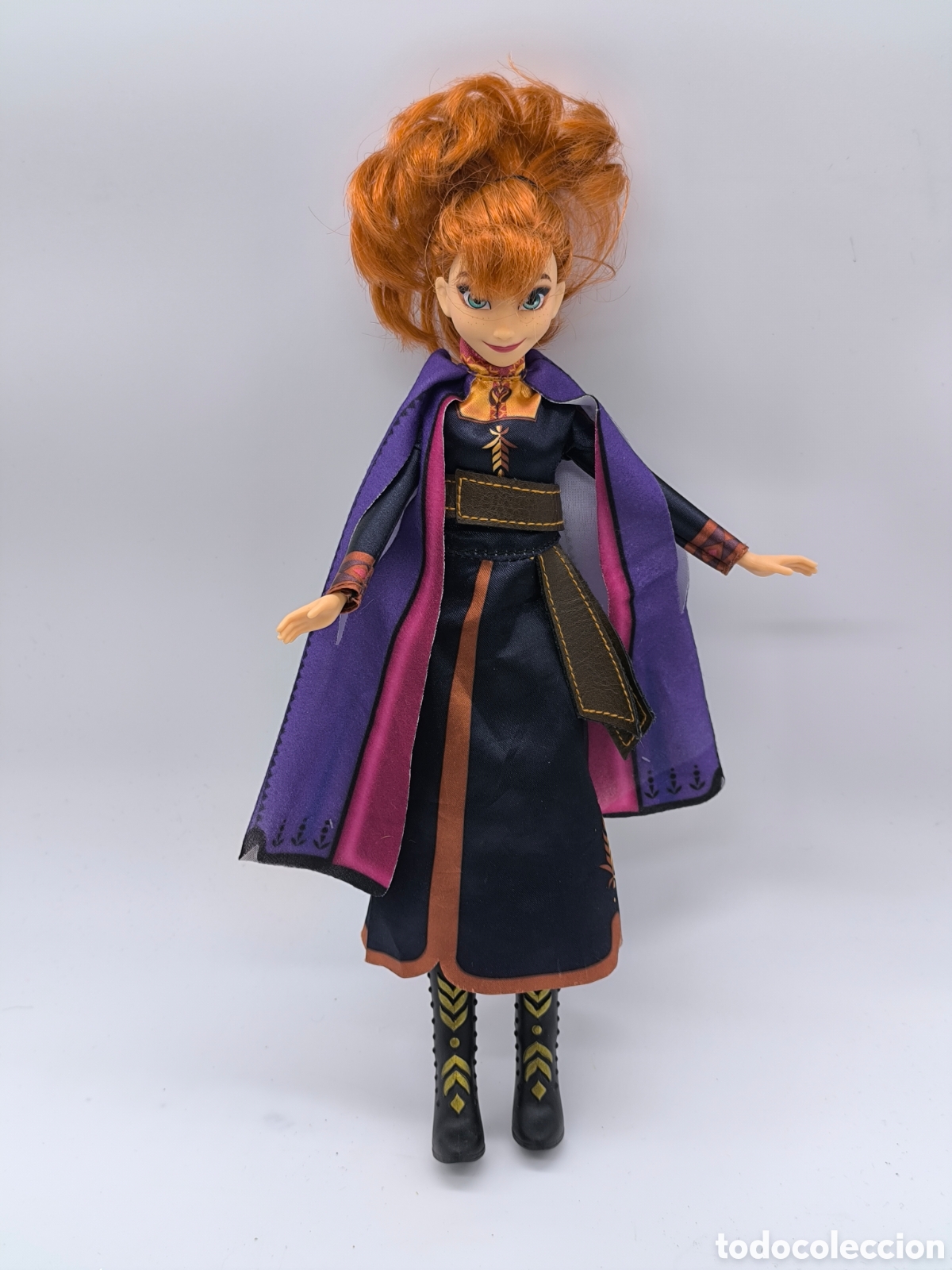 Mu&ntilde;ecas Modernas: Mu&ntilde;eca Anna Frozen Disney original vestido capa colecci&oacute;n
