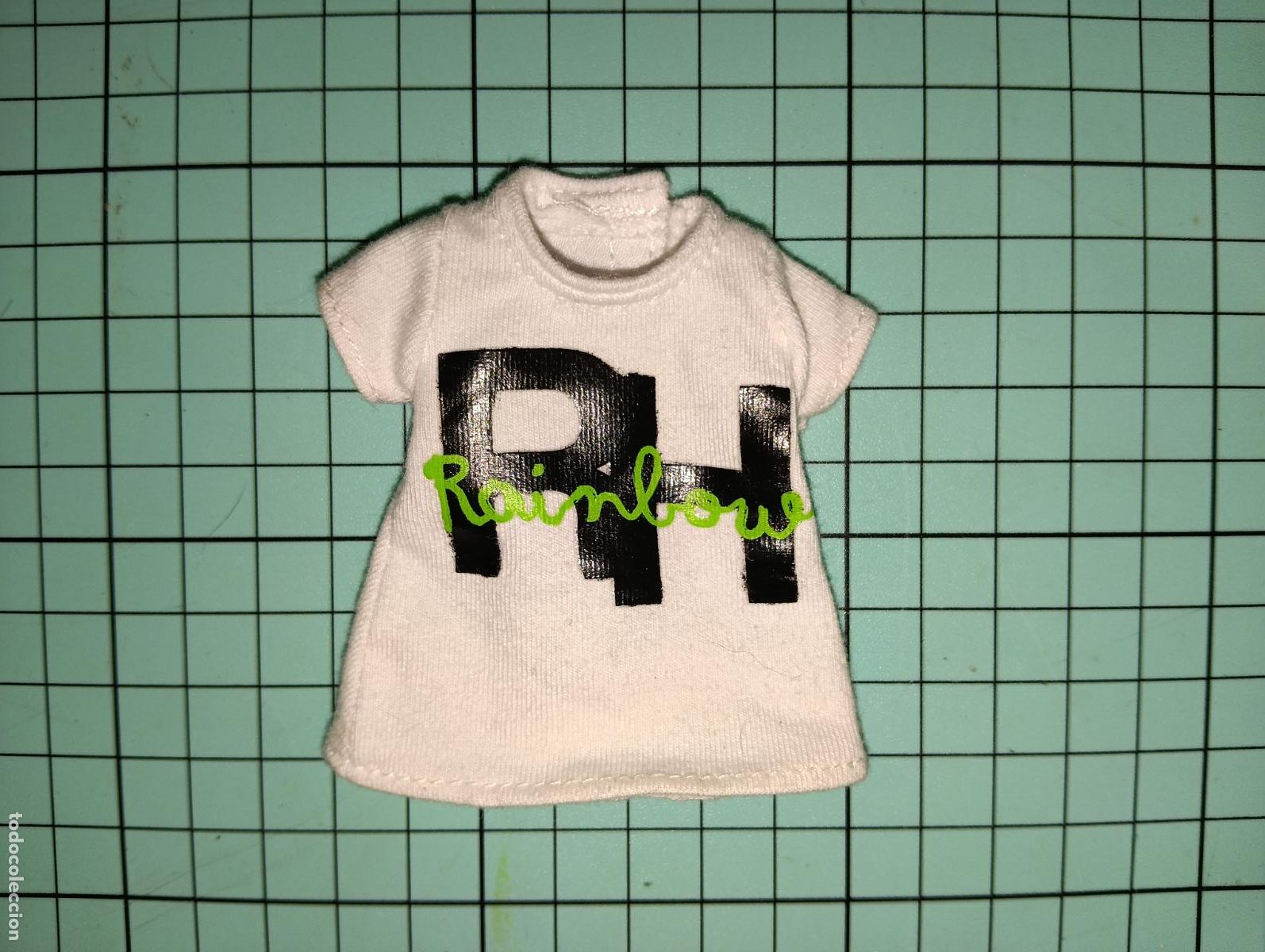 Mu&ntilde;ecas Modernas: Camisa de mu&ntilde;eca Rainbow high Jade