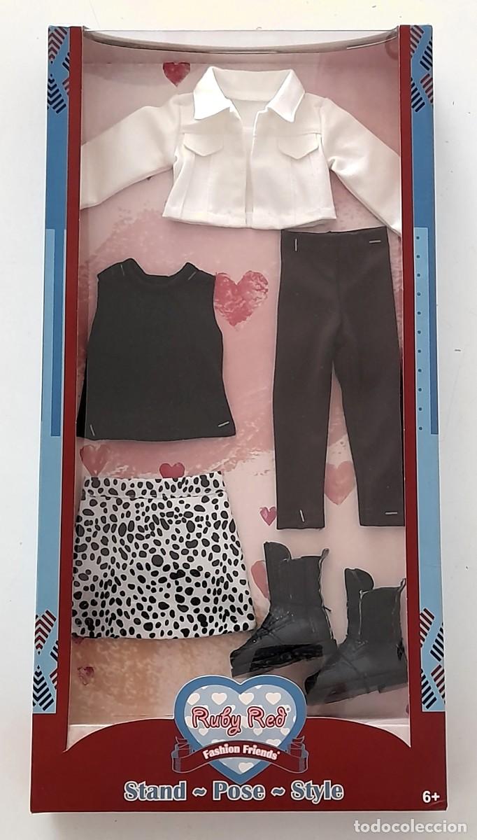 Mu&ntilde;ecas Modernas: Conjunto mu&ntilde;eca Ruby Red Fashion Friends nuevo sin abrir Lugar Lindos Seeing Spots