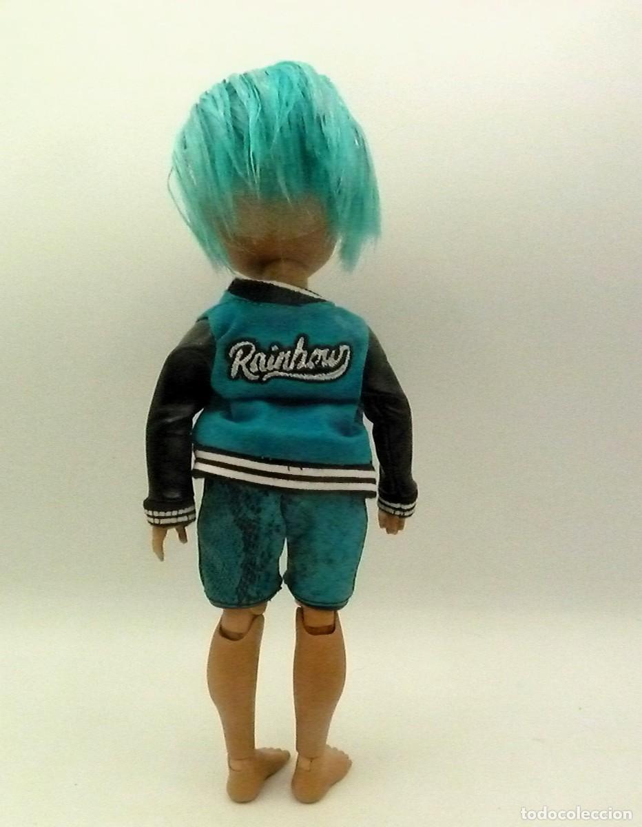 Mu&ntilde;ecas modernas: Mu&ntilde;eco Rainbow High. Kendall - Foto 3