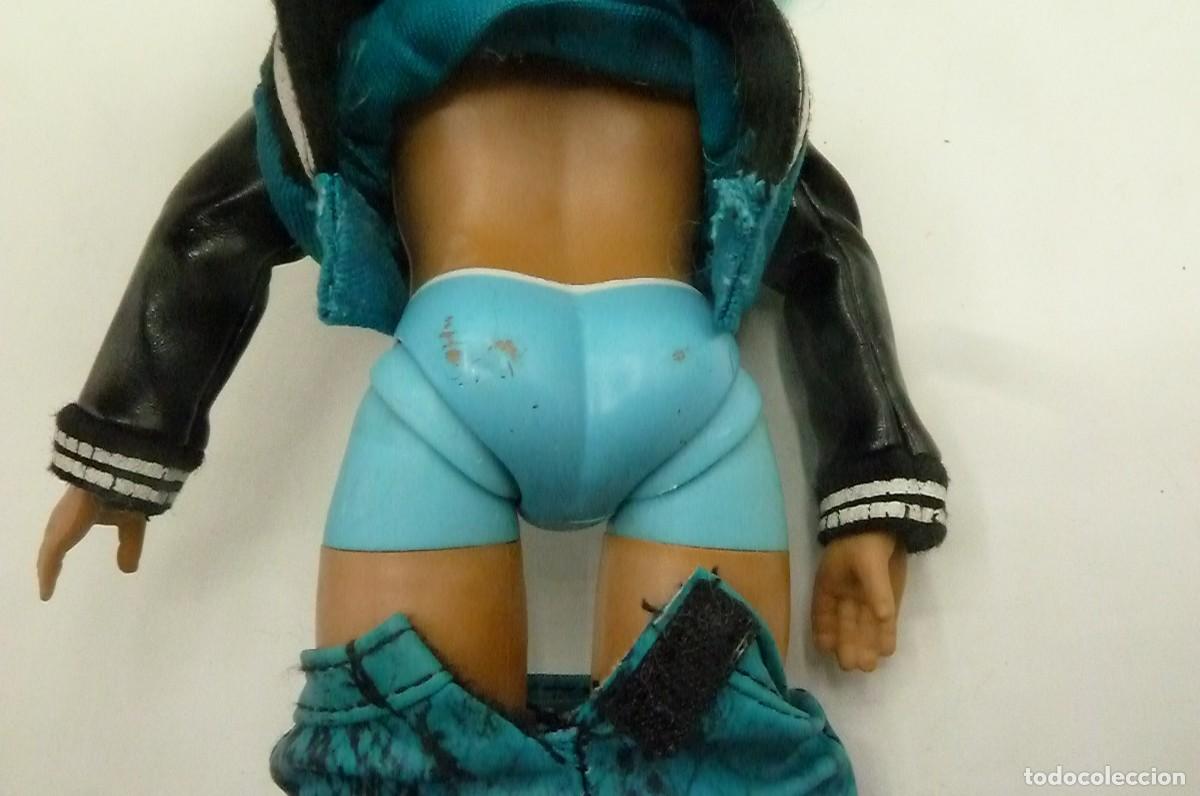 Mu&ntilde;ecas modernas: Mu&ntilde;eco Rainbow High. Kendall - Foto 4