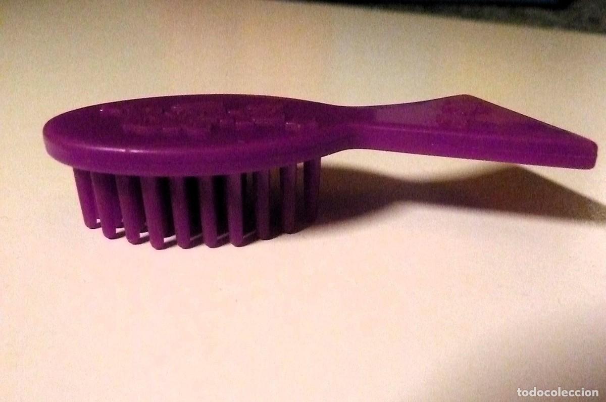 Mu&ntilde;ecas modernas: Cepillo lila mu&ntilde;ecas Bratz - Foto 1