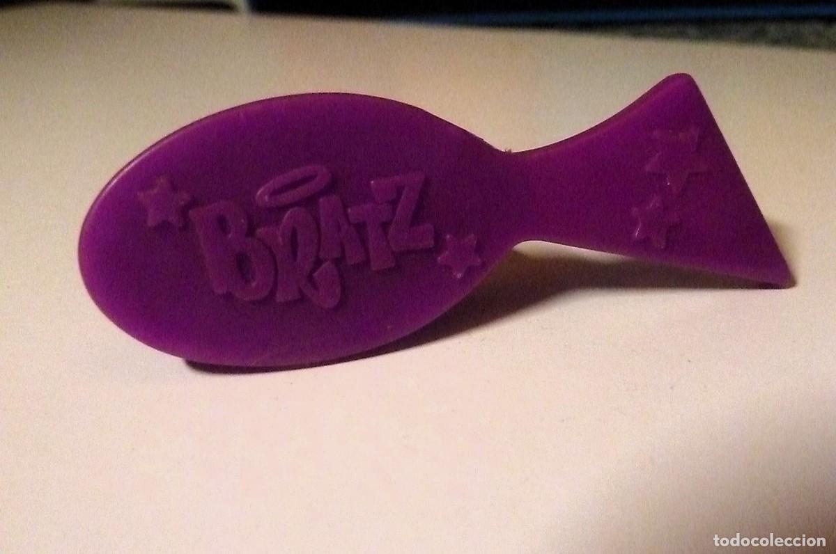 Mu&ntilde;ecas modernas: Cepillo lila mu&ntilde;ecas Bratz - Foto 3
