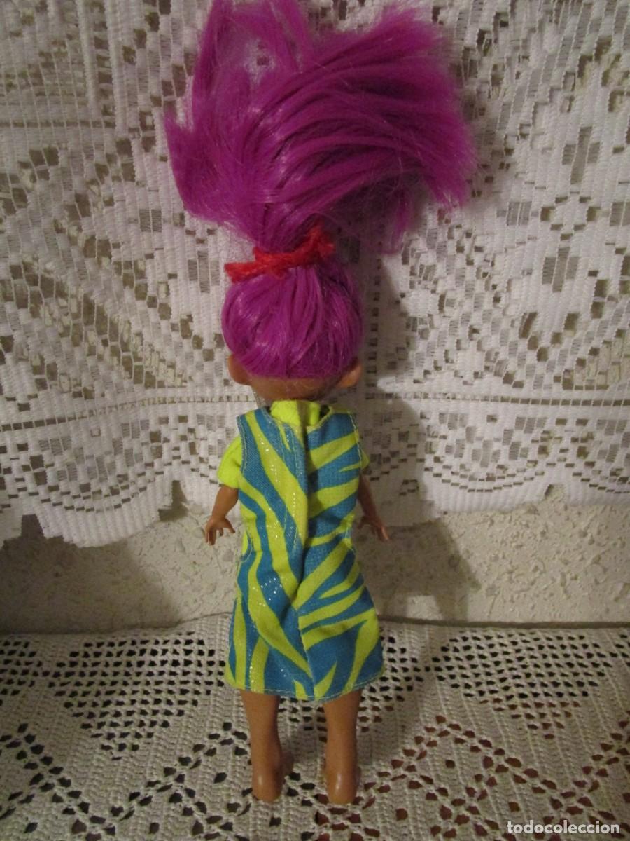 Mu&ntilde;ecas modernas: MU&Ntilde;ECA CON CABELLO COLOR LILA - Foto 4