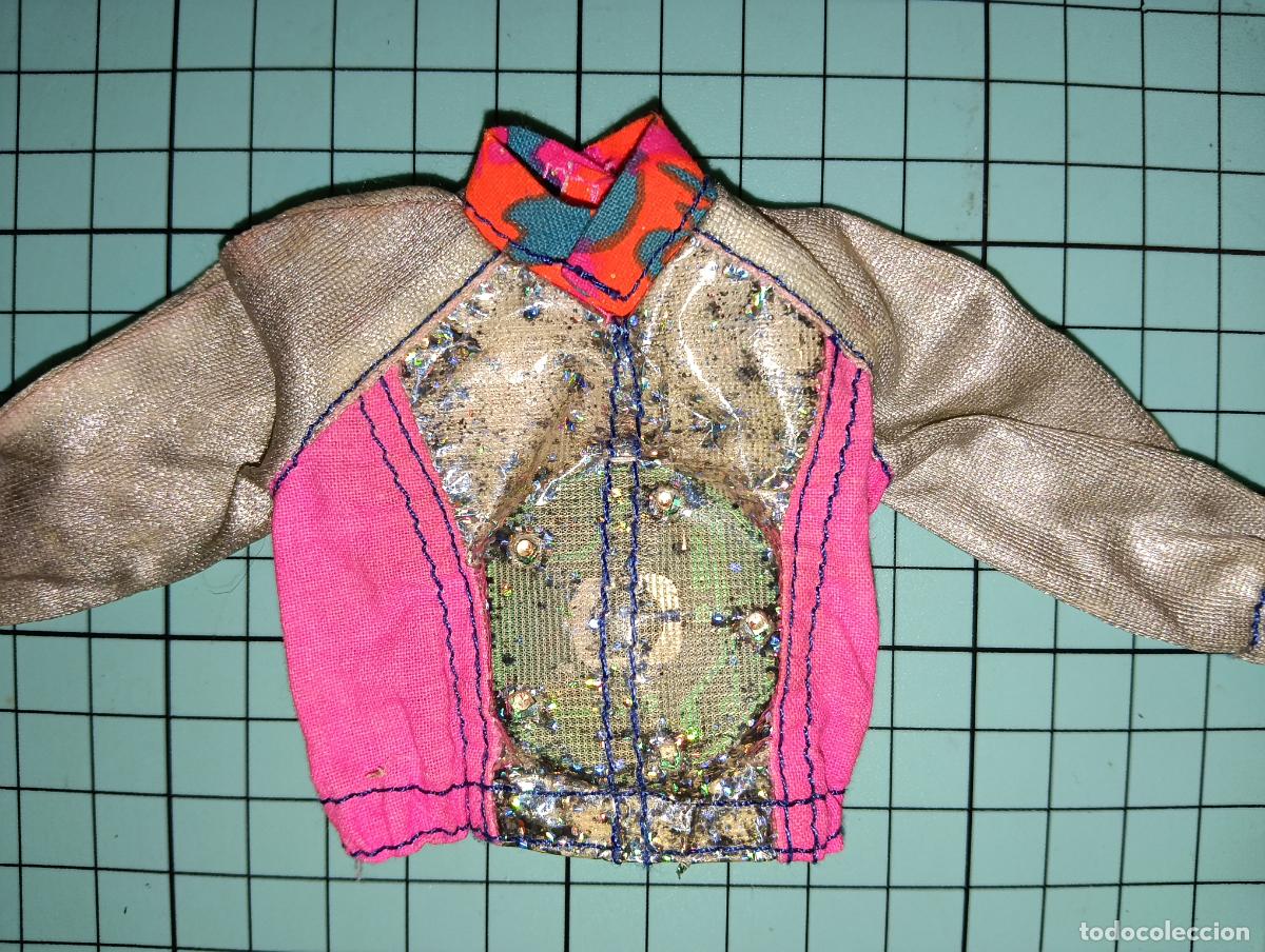 Mu&ntilde;ecas Modernas: Chaqueta de mu&ntilde;eca Sindy de Hasbro