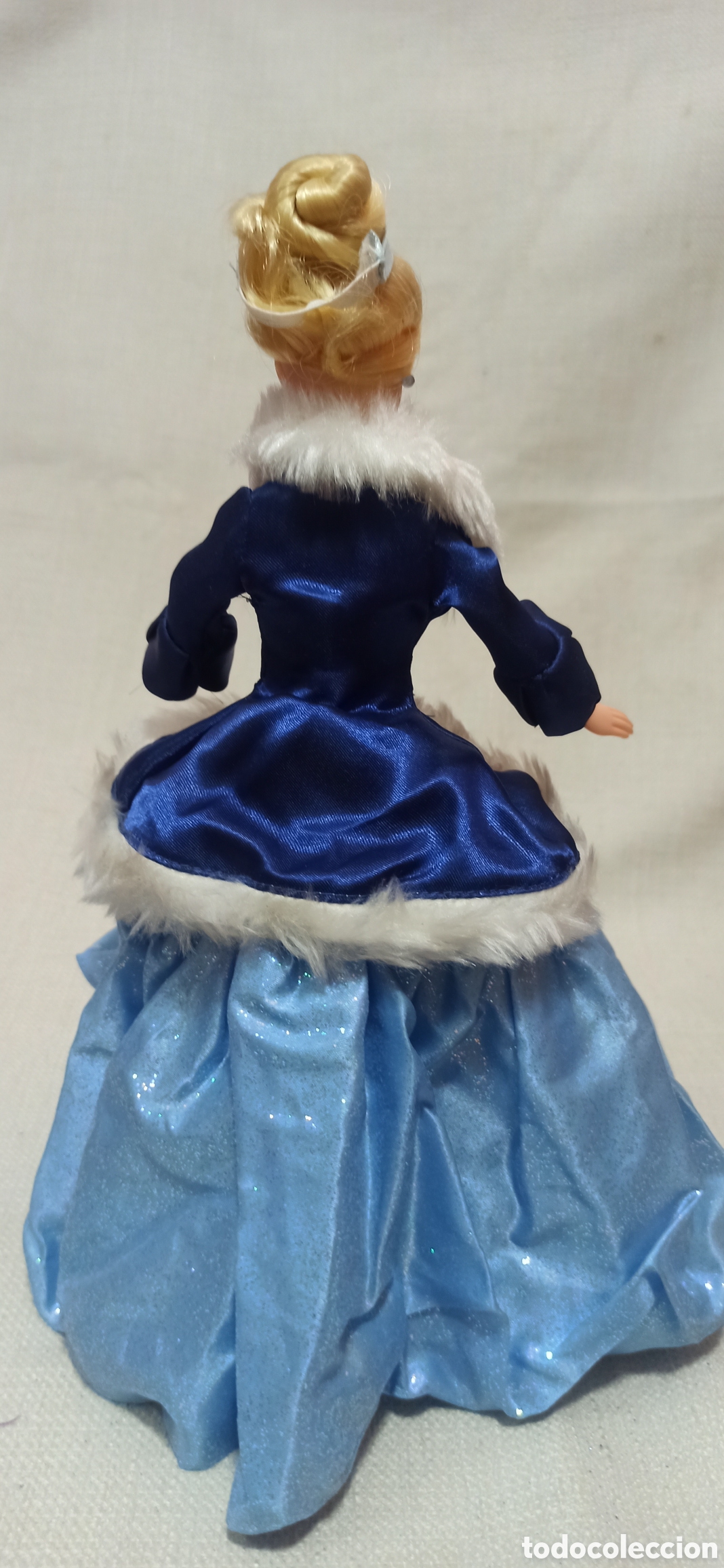 Mu&ntilde;ecas modernas: Cenicienta Disney de Simba Toys 2004 - Foto 2