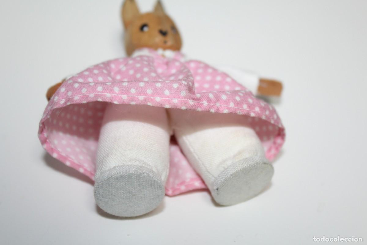 Mu&ntilde;ecas modernas: SYLVANIAN FAMILIES DE MADERA - Foto 3