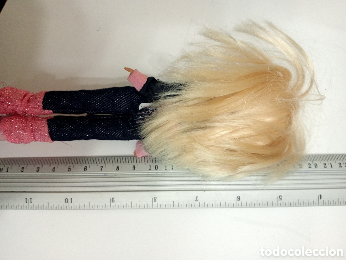 Mu&ntilde;ecas modernas: Mu&ntilde;eca de la serie Bratz - Foto 5