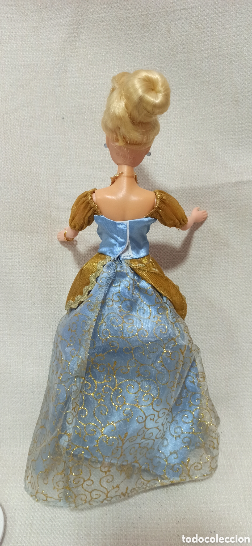 Mu&ntilde;ecas modernas: Cenicienta Disney de Simba Toys 2004 - Foto 3