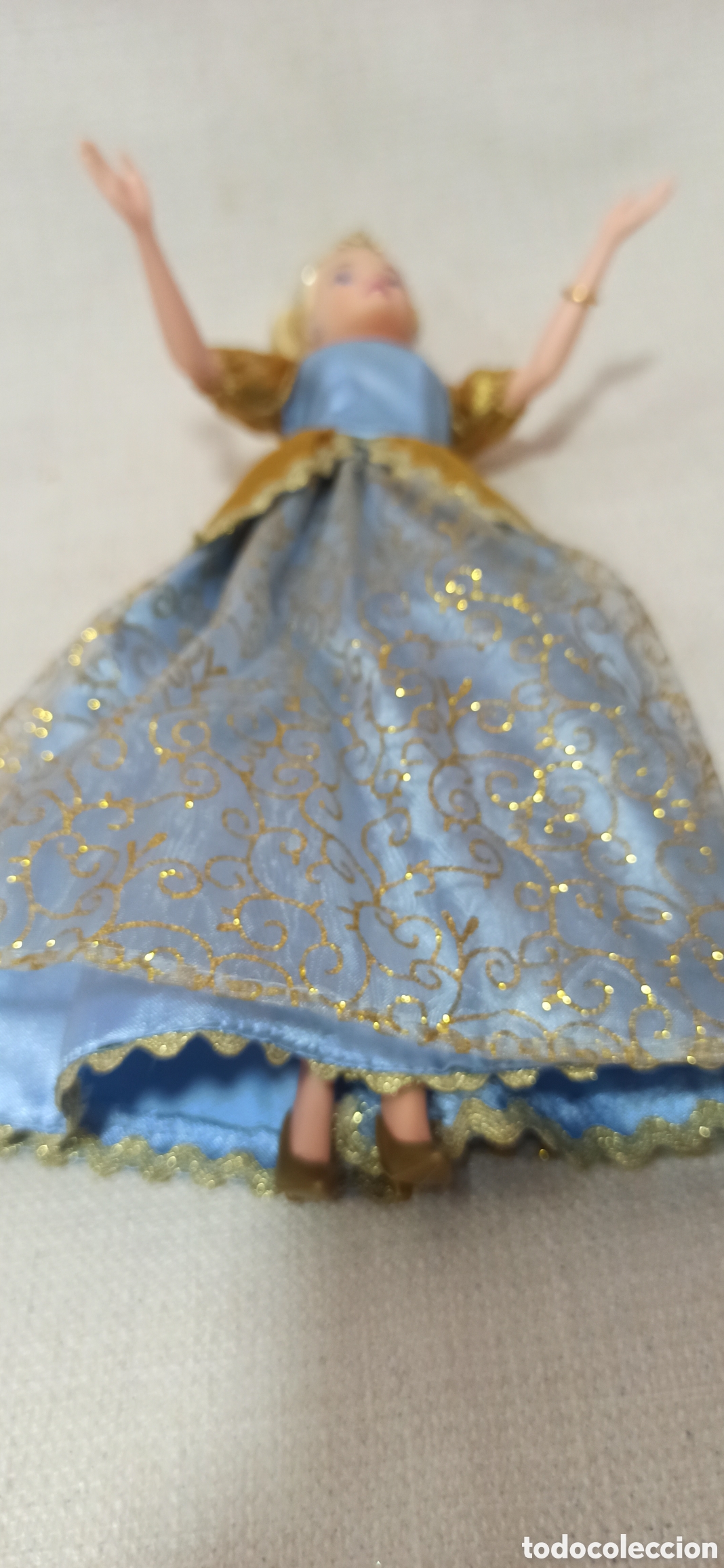Mu&ntilde;ecas modernas: Cenicienta Disney de Simba Toys 2004 - Foto 4