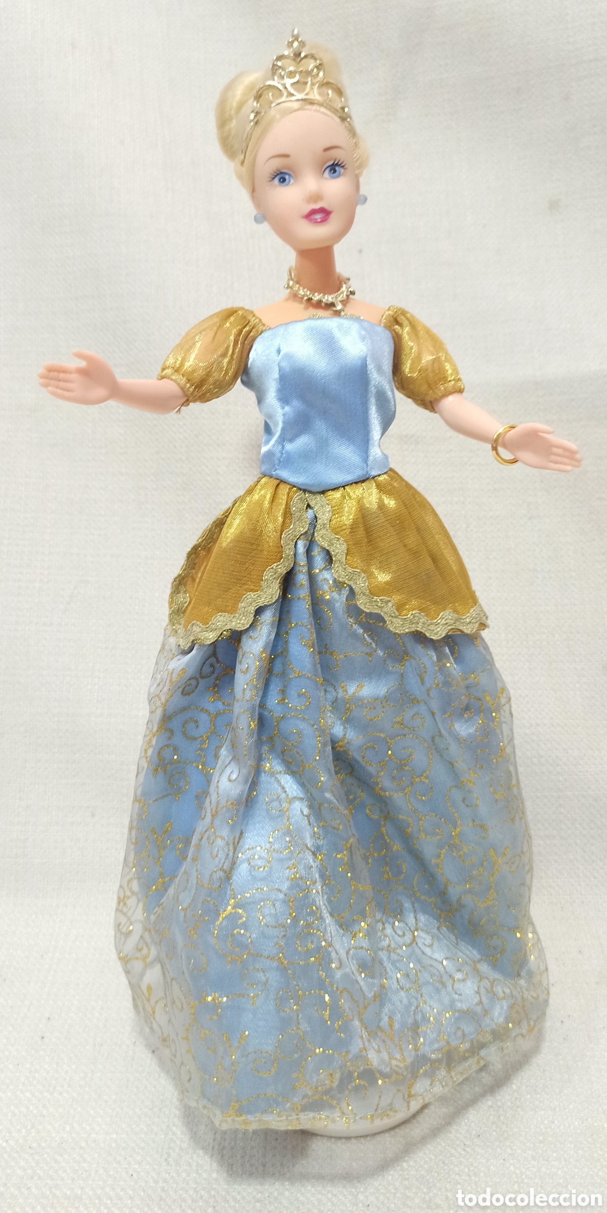 Mu&ntilde;ecas Modernas: Cenicienta Disney de Simba Toys 2004
