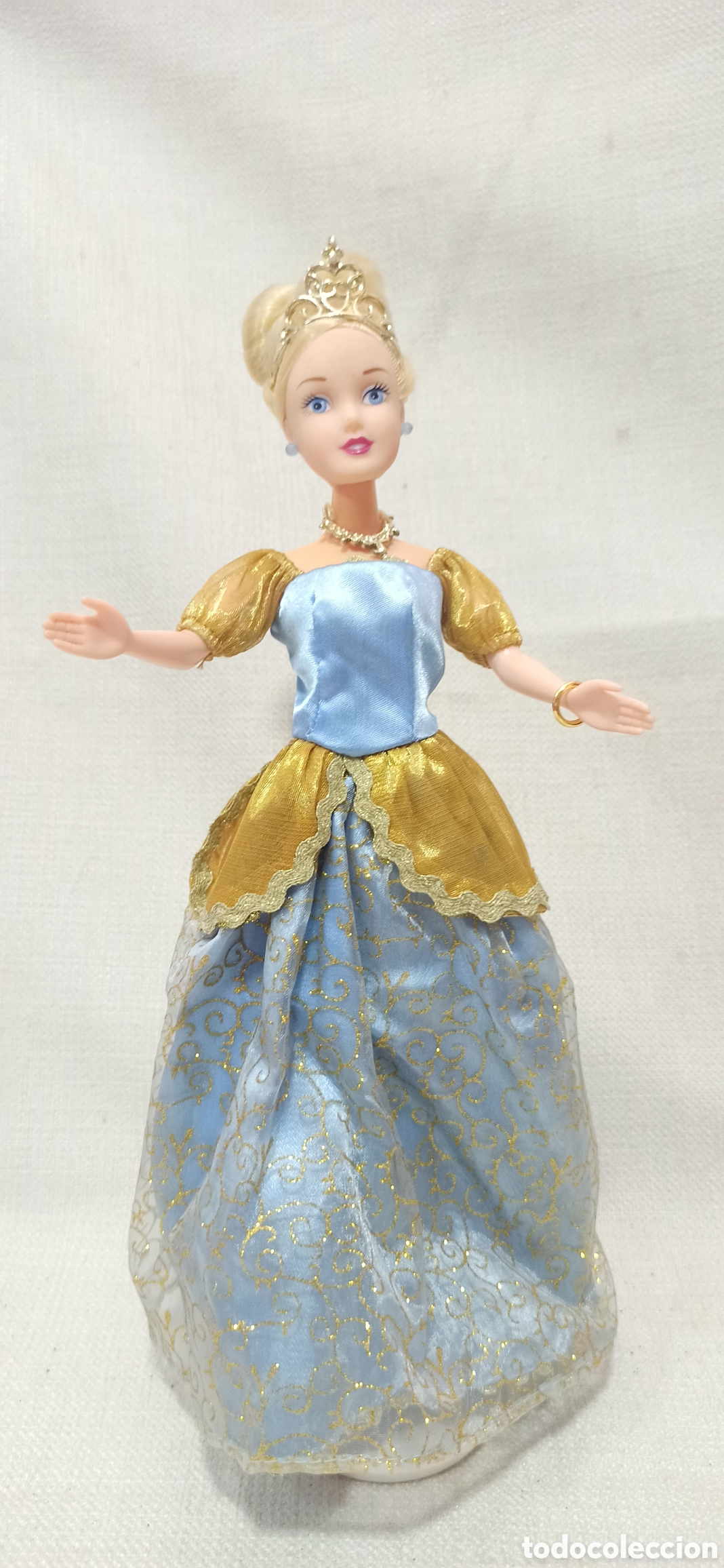 Mu&ntilde;ecas Modernas: Cenicienta Disney de Simba Toys 2000