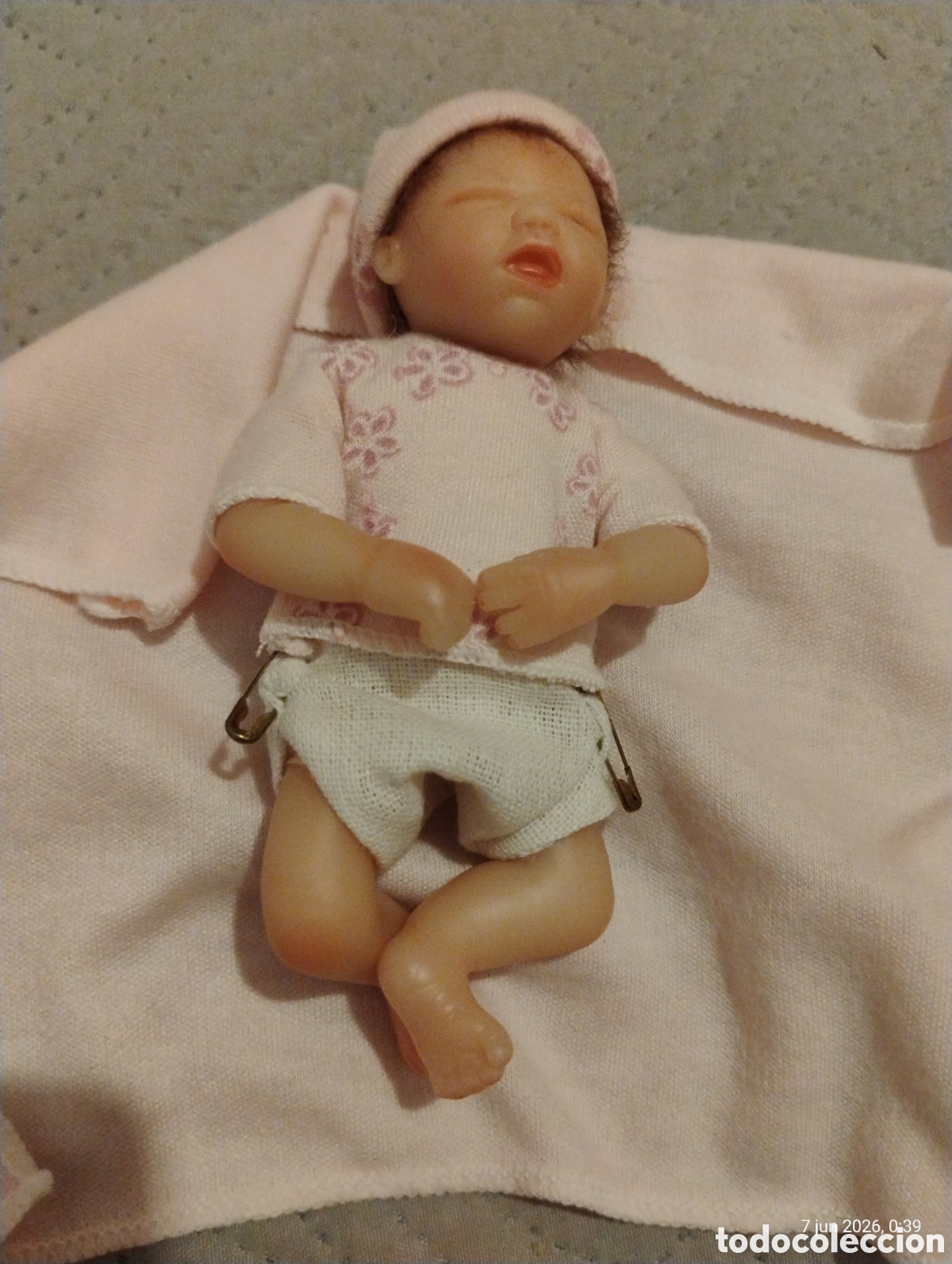 Mu&ntilde;ecas Modernas: Mu&ntilde;eco Miniatura &rdquo;Handful of Love&rdquo; - Ashton-Drake Galleries. Con Caja y Certificado. Linda Webb.