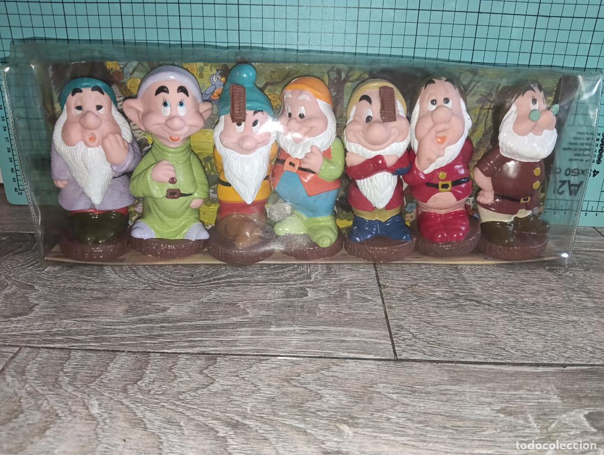 Mu&ntilde;ecas Modernas: Colecci&oacute;n Los siete enanitos Disney en Bl&iacute;ster Diorama bosque