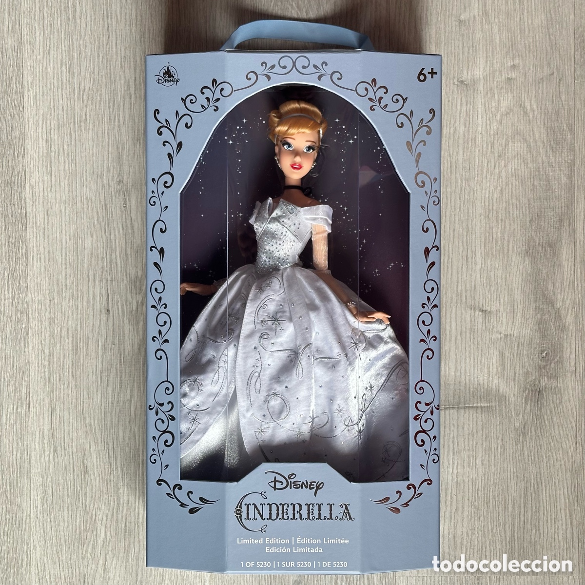 Mu&ntilde;ecas Modernas: Mu&ntilde;eca edici&oacute;n limitada La Cenicienta, 75.&ordm;&nbsp;aniversario, Disney Store.