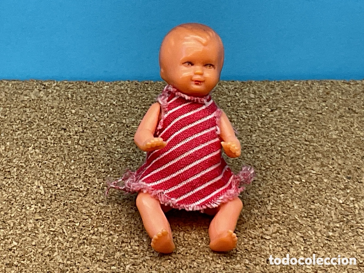 Mu&ntilde;ecas Modernas: ANTIGUA MU&Ntilde;EQUITA EN PL&Aacute;STICO Y/O CELULOIDE.