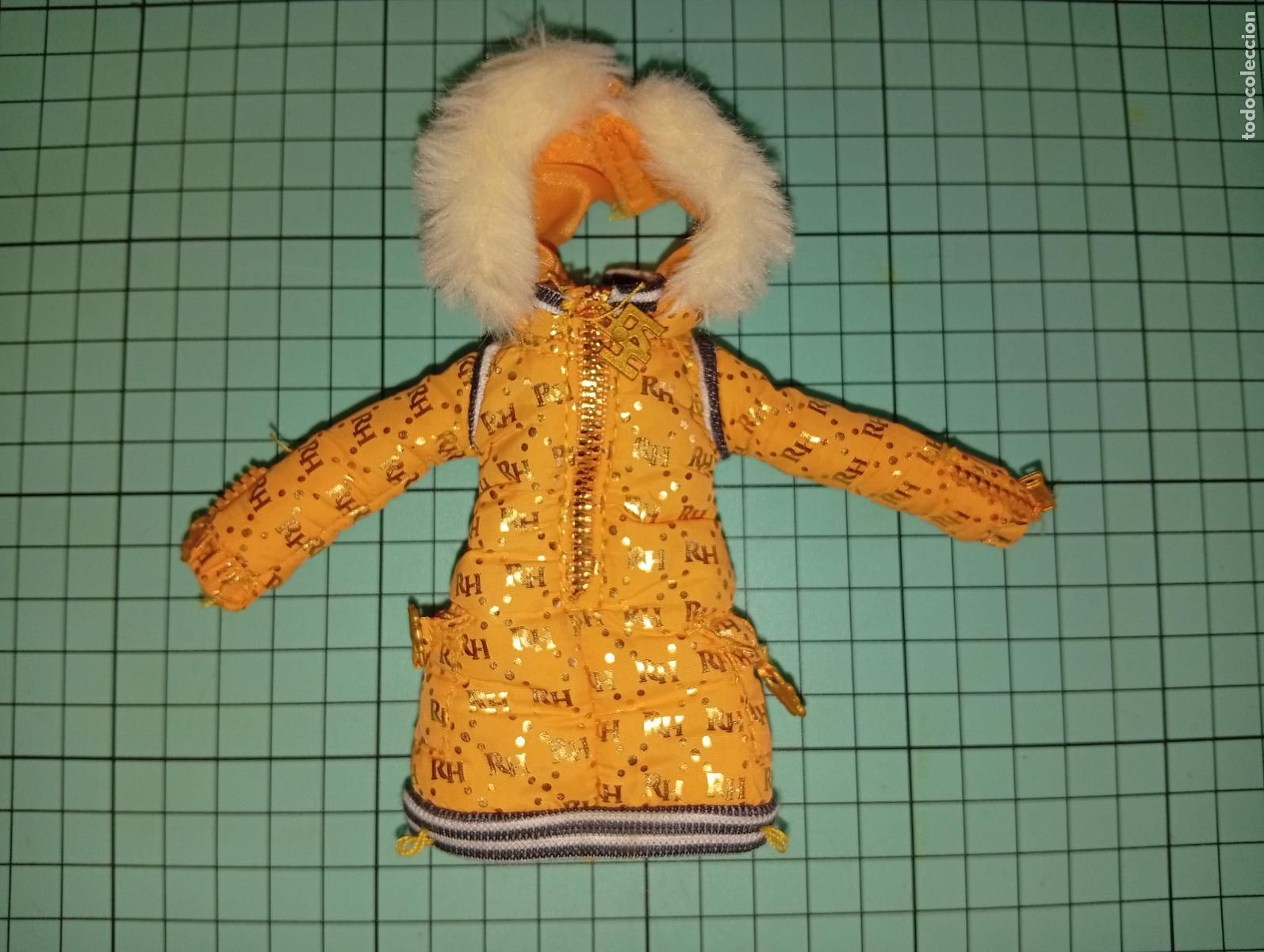 Mu&ntilde;ecas Modernas: Abrigo de mu&ntilde;eca Rainbow high