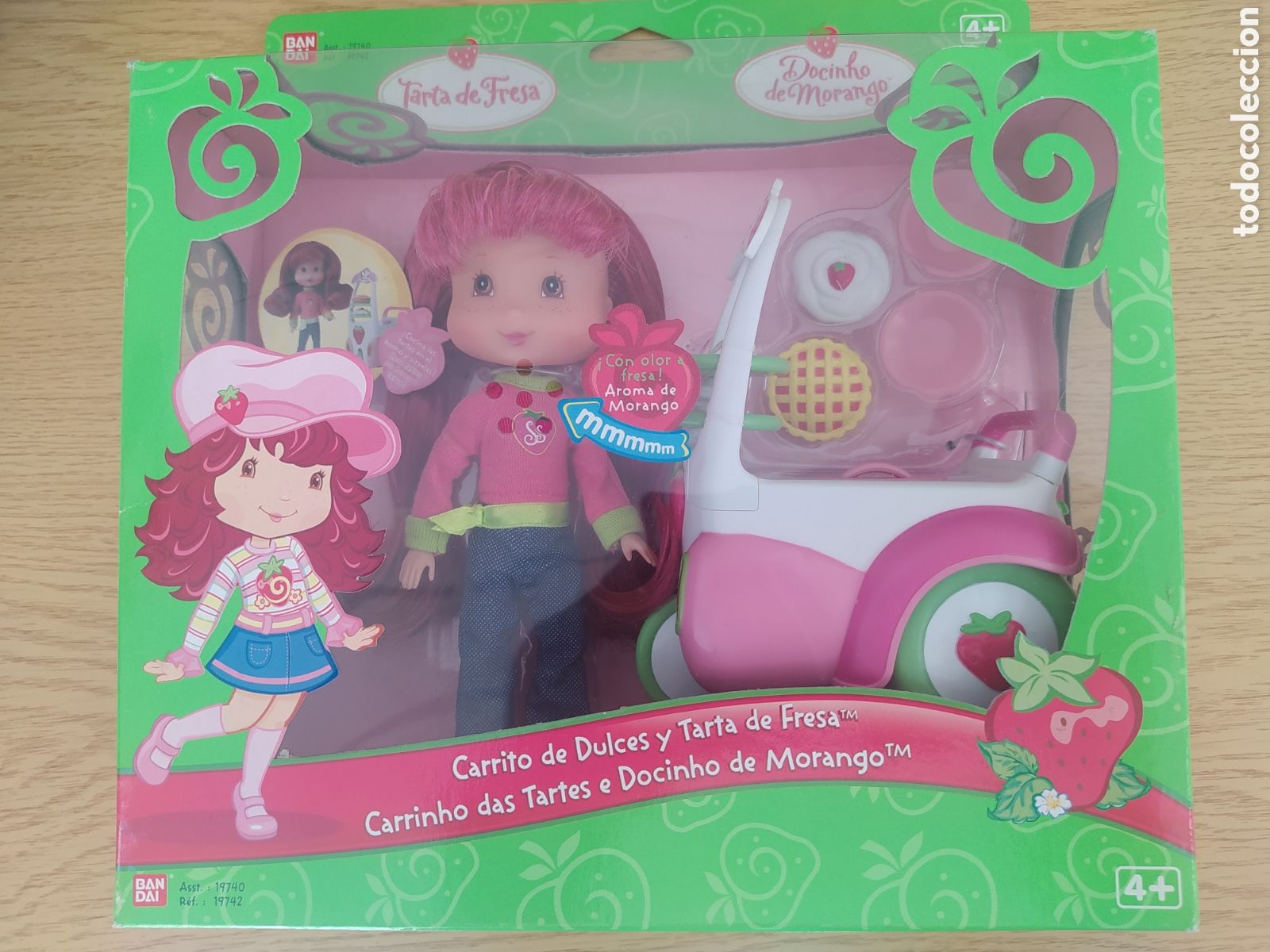 Mu&ntilde;ecas Modernas: TARTA DE FRESA BANDAI 2007