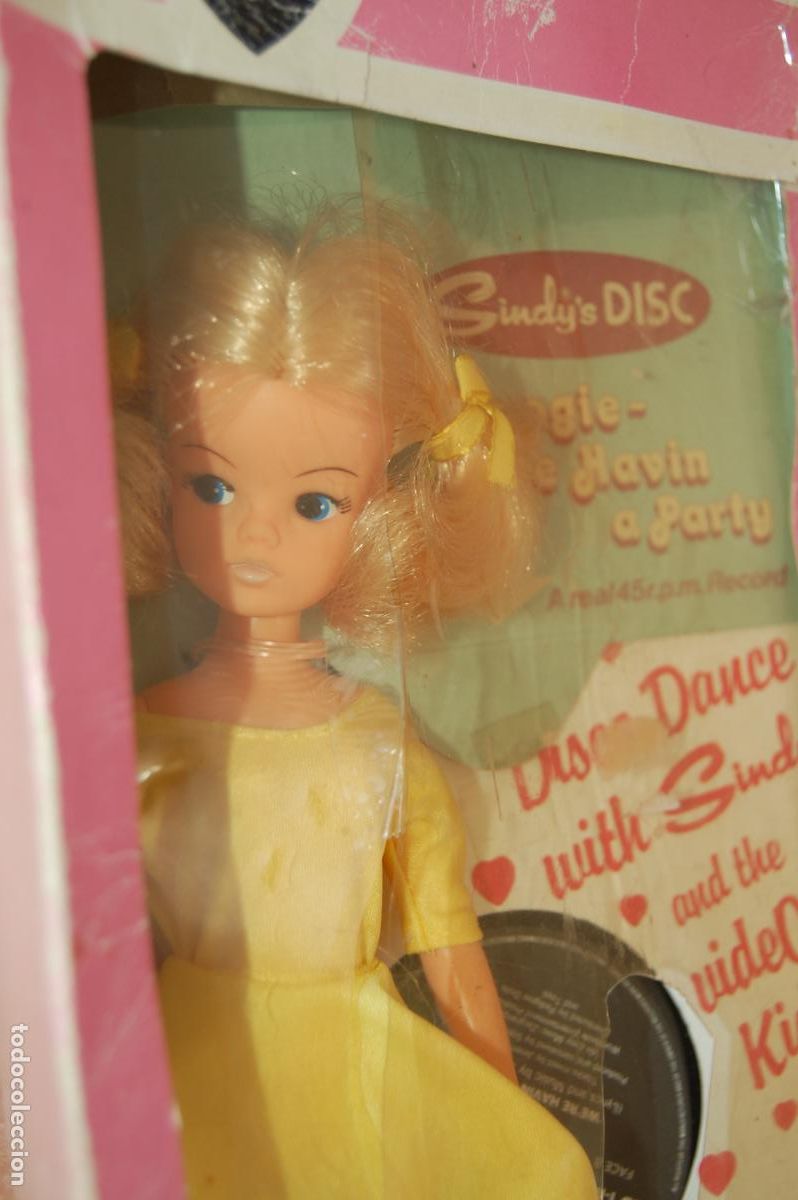 Mu&ntilde;ecas modernas: mueca sindy de pedigree en caja - Foto 2