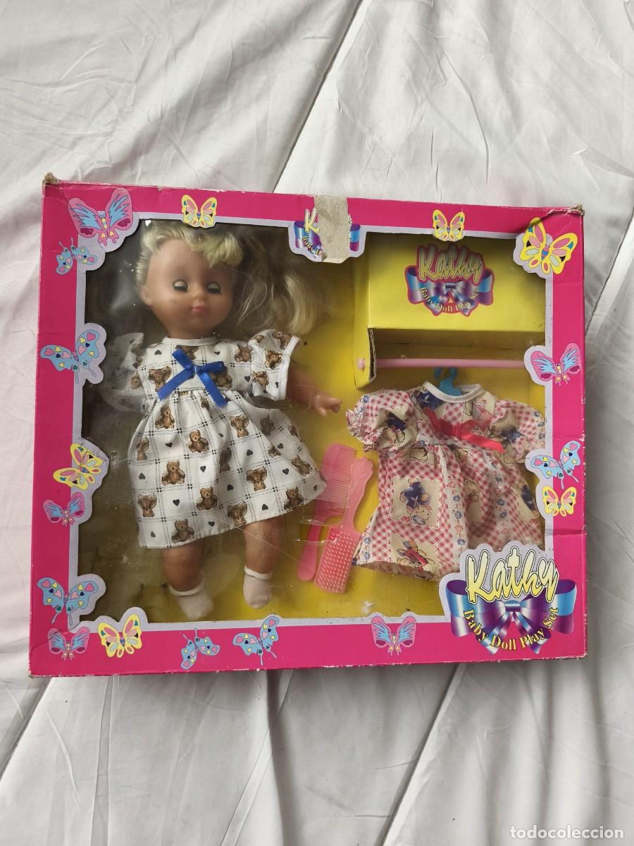 Mu&ntilde;ecas Modernas: Kathy Baby Doll Play Set . Ojos durmientes . Caja original.