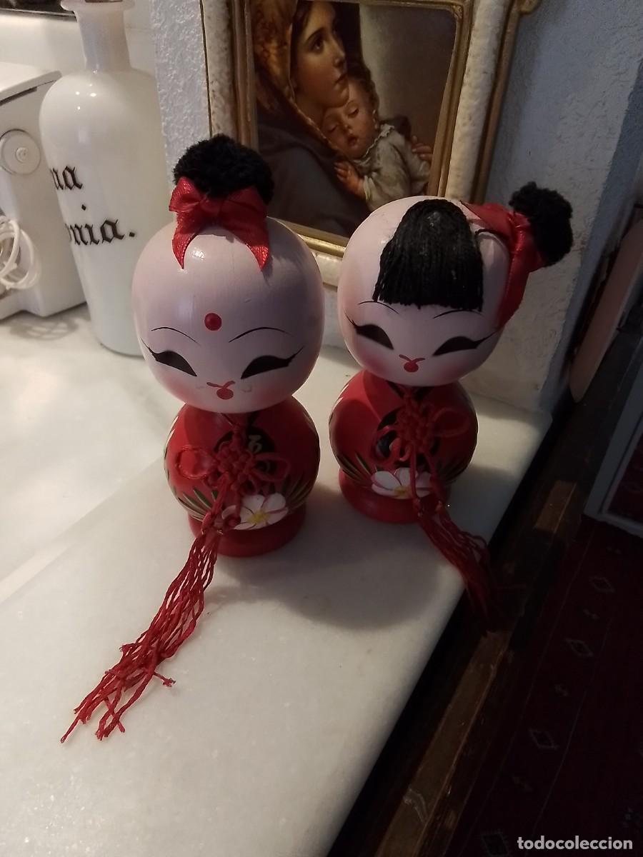 Mu&ntilde;ecas Modernas: Pareja chinito madera, 14 cm altura
