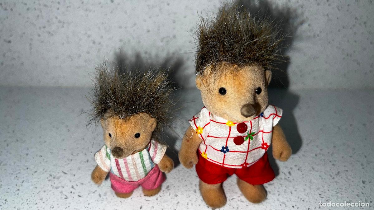 Mu&ntilde;ecas modernas: SYLVANIAN - ANTIGUA FAMILIA DE ERIZO/IGEL SYLVANIAN VESTIDOS DE ORIGEN!
