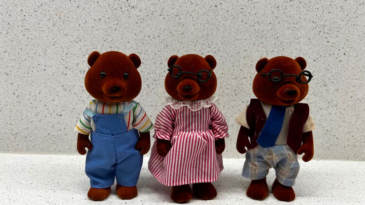 Mu&ntilde;ecas modernas: SYLVANIAN - ANTIGUA FAMILIA DE OSO SYLVANIAN VESTIDOS DE ORIGEN!
